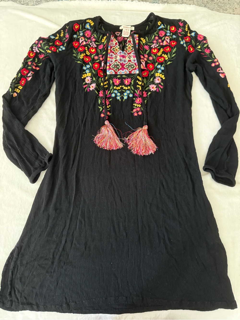 Sundance Floral Embroidered Tassel Tunic Top M Black Boho Peasant Cottage D82